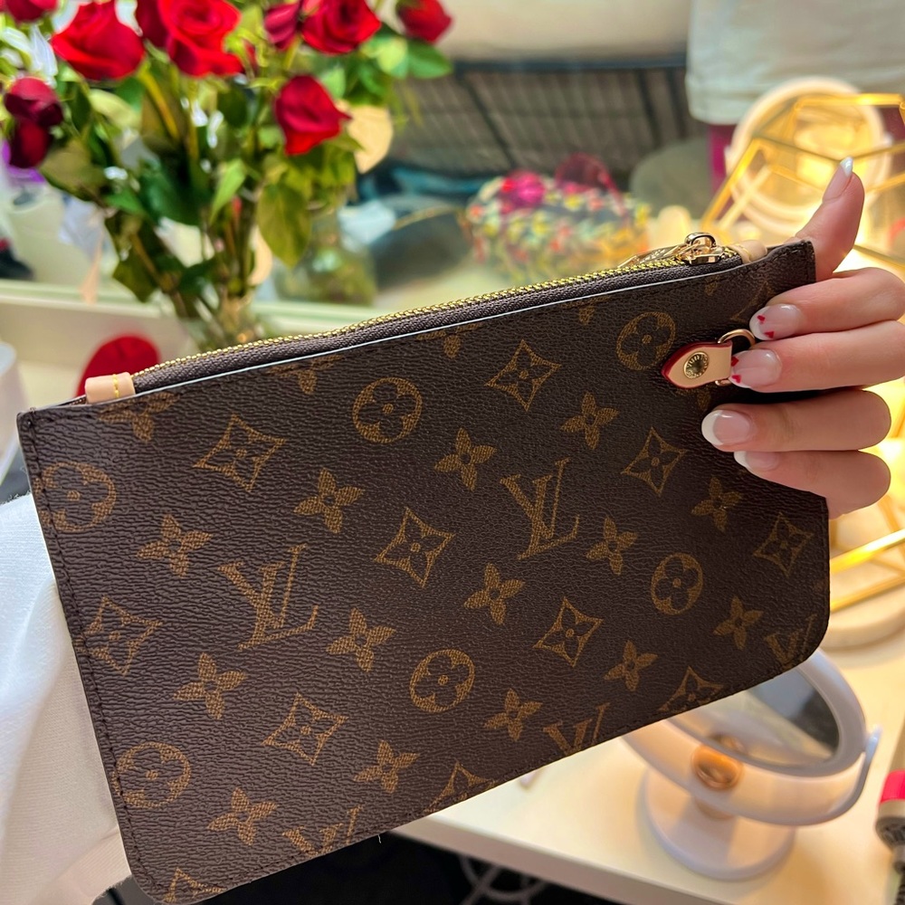 Louis Vuitton Never Full Zip
